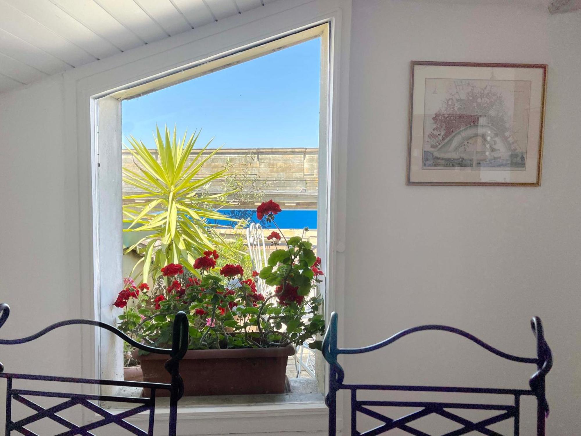 Bordeaux Terrace Apartment Bagian luar foto