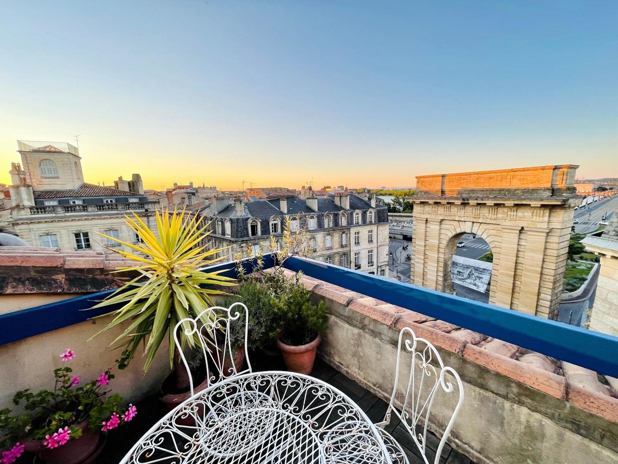 Bordeaux Terrace Apartment Bagian luar foto